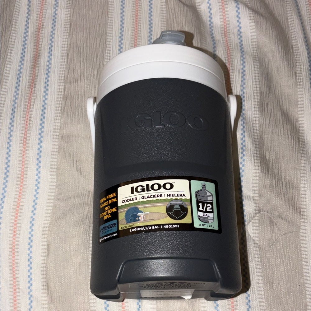 Igloo Charcoal and White Beverage Cooler